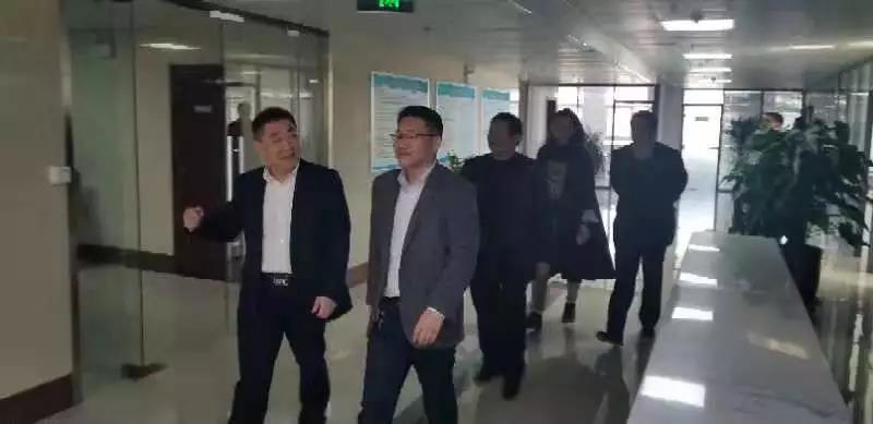 淄博市张店区司法局局长张成到山东正大至诚律师事务所视察工作(图4) 淄博市张店区司法局局长张成到山东正大至诚律师事务所视察工作(图4)