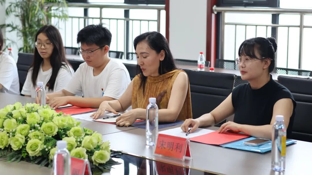 山东理工大学法学院师生莅临我所进行法律援助实务专题调研(图5) 山东理工大学法学院师生莅临我所进行法律援助实务专题调研(图5)