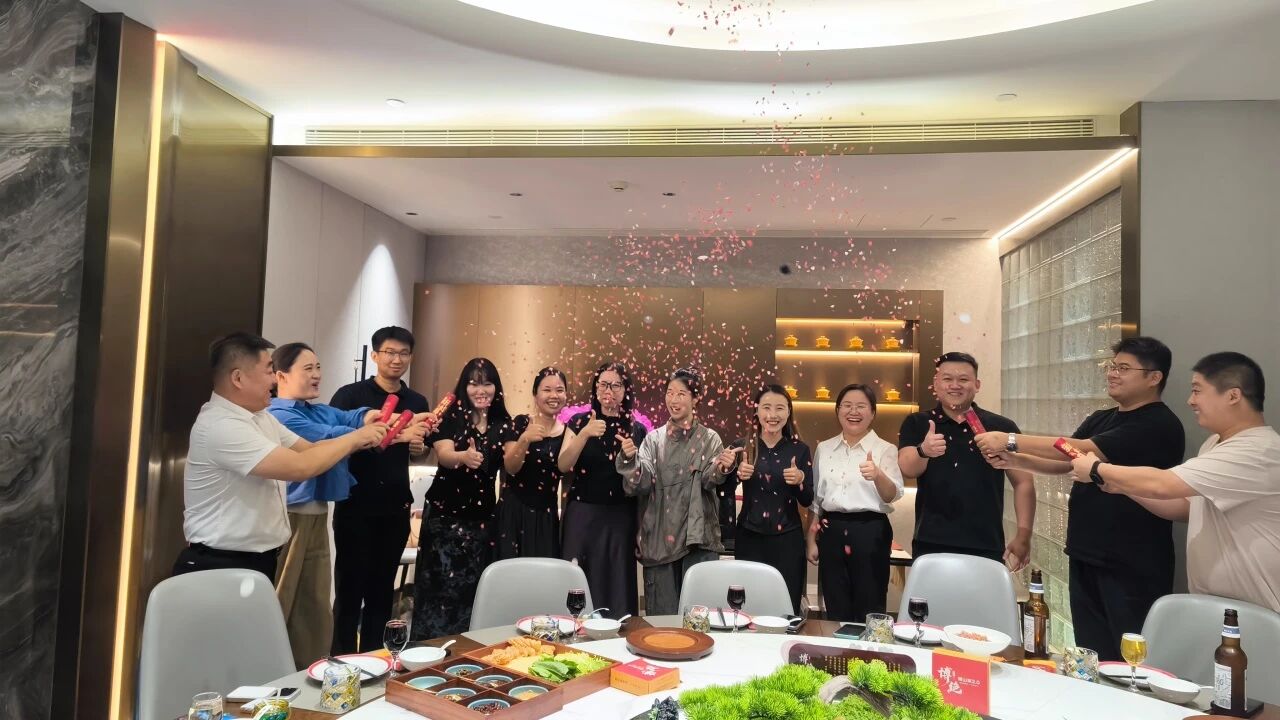 双双晋级复赛!我所两支代表队成功晋级第五届淄博市青年律师辩论赛复赛!(图14) 双双晋级复赛!我所两支代表队成功晋级第五届淄博市青年律师辩论赛复赛!(图14)